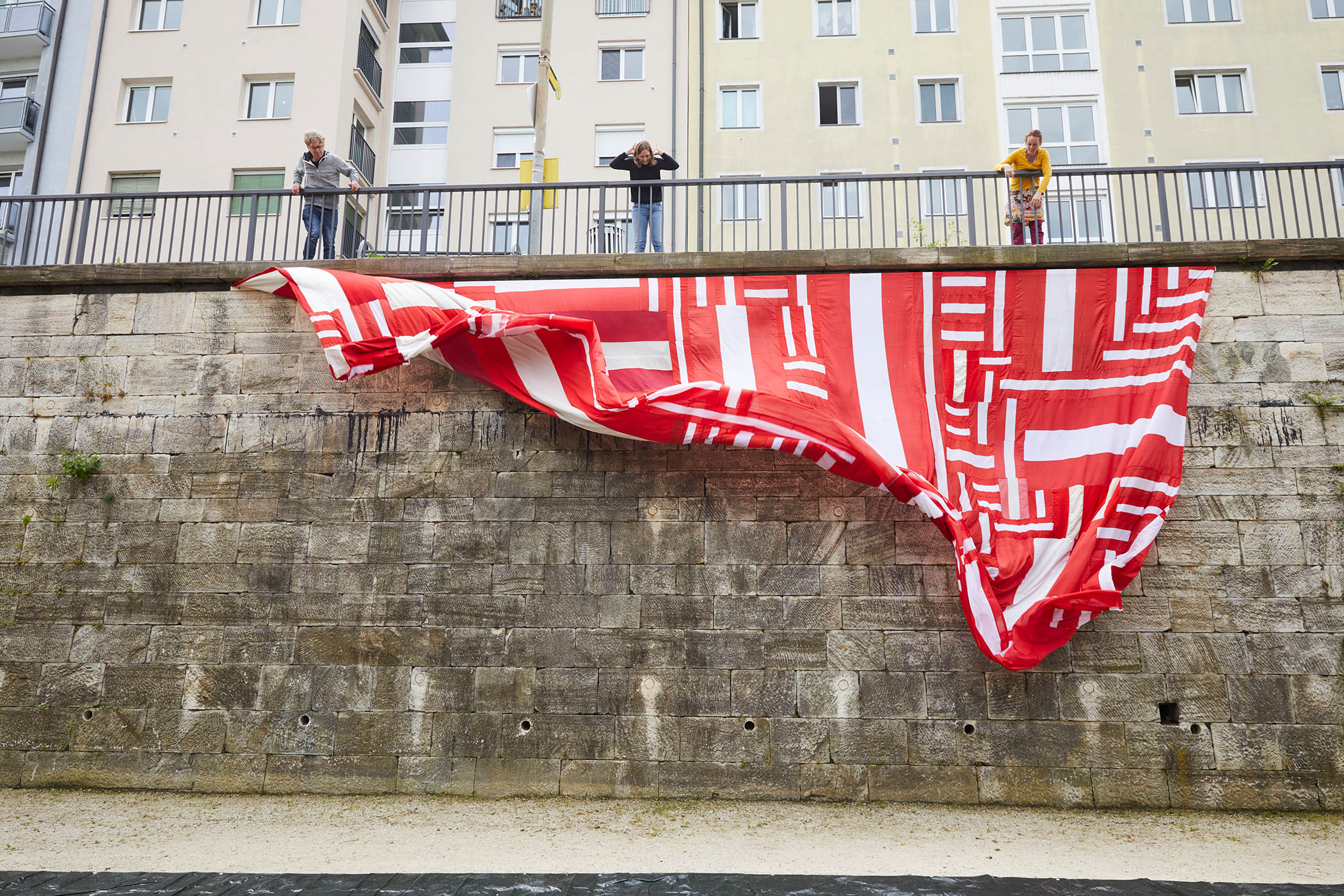 Fahnenbild von Catrin Bolt für den Verein Lendhauer in Klagenfurt. 2021